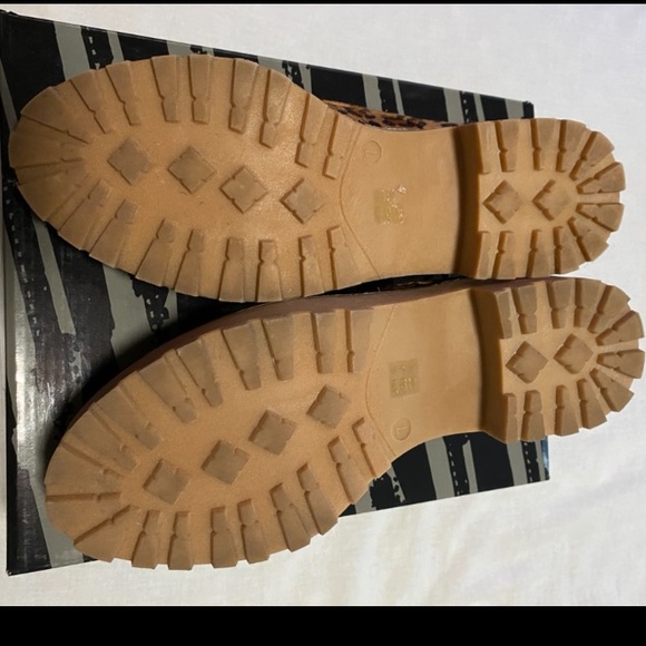 Leopard Print Platform Shoes - Picture 3 of 3